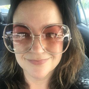 Meet your Posher, Lorraine